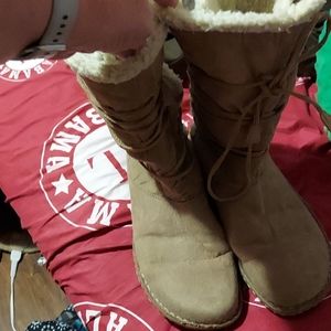 Lined Indian moccasin boots